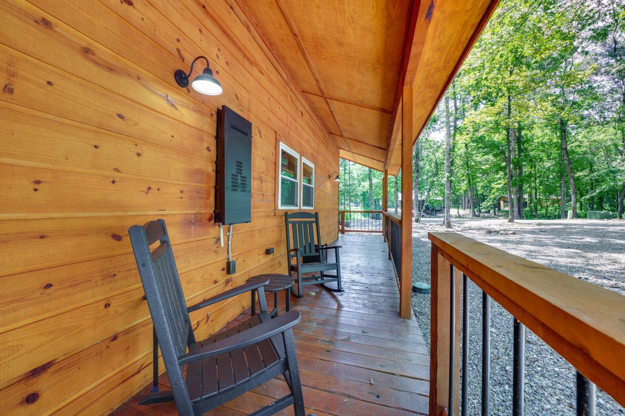 Upscale Broken Bow Cabin Hot Tub And Fishing Pond! Villa Exterior photo