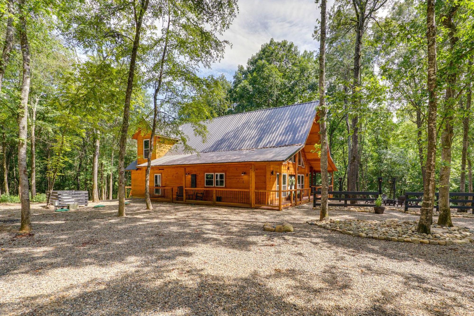 Upscale Broken Bow Cabin Hot Tub And Fishing Pond! Villa Exterior photo